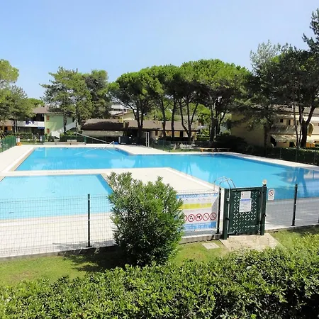 Flat In A House With Shared Pool Bibione