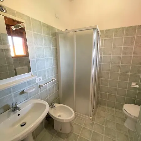 Flat In A House With Shared Pool * بيبيوني
