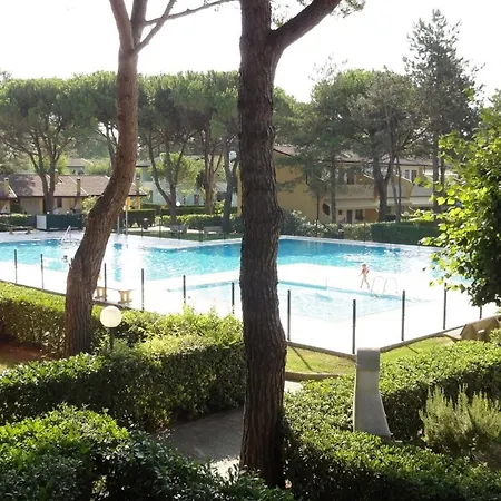 شقة Flat In A House With Shared Pool